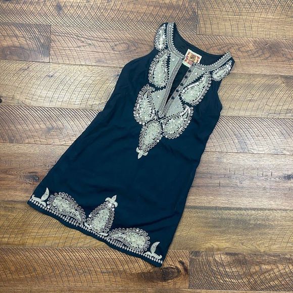Free People Dresses & Skirts - FREE PEOPLE black embroidered gold tunic dress